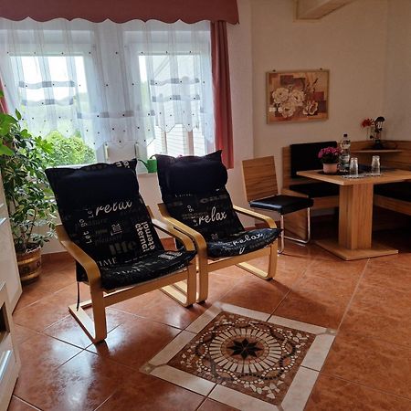 Ferienwohnung Am Oepitzer Berg Pößneck Exterior foto